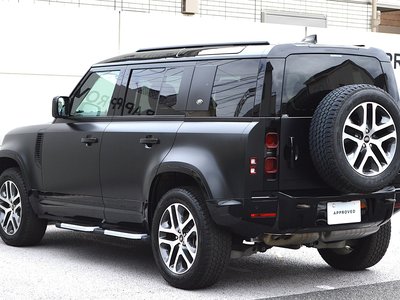 LAND ROVER DEFENDER - 7