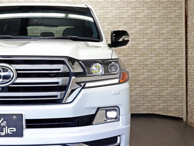 TOYOTA LAND CRUISER 200 - 8