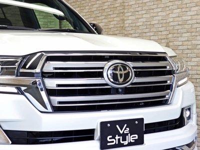 TOYOTA LAND CRUISER 200 - 10