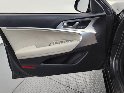 2019 Genesis G70 — миниатюра 14