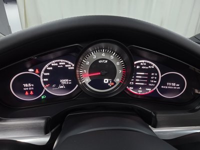 PORSCHE PANAMERA - 8