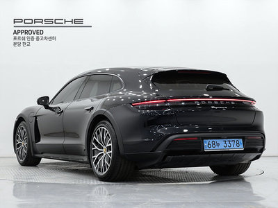 PORSCHE TAYCAN - 5