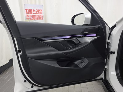 2025 BMW 5 SERIES 缩略图 14