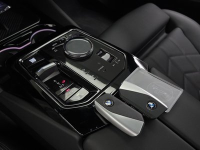 2025 BMW 5 SERIES 缩略图 12