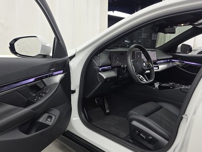 2025 BMW 5 SERIES 缩略图 13