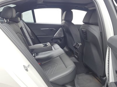 2025 BMW 5 SERIES 缩略图 18