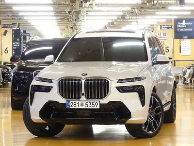 2025 BMW X7 photo 2