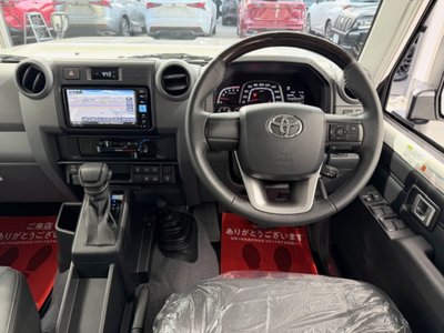 TOYOTA LAND CRUISER 70 - 2