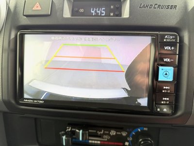 TOYOTA LAND CRUISER 70 - 9