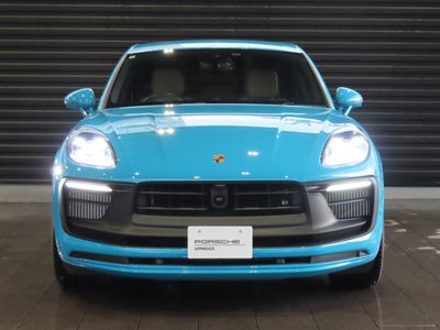 PORSCHE MACAN - 2
