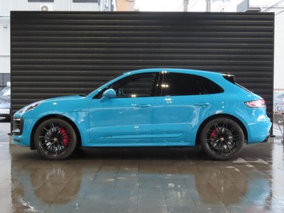 PORSCHE MACAN - 4