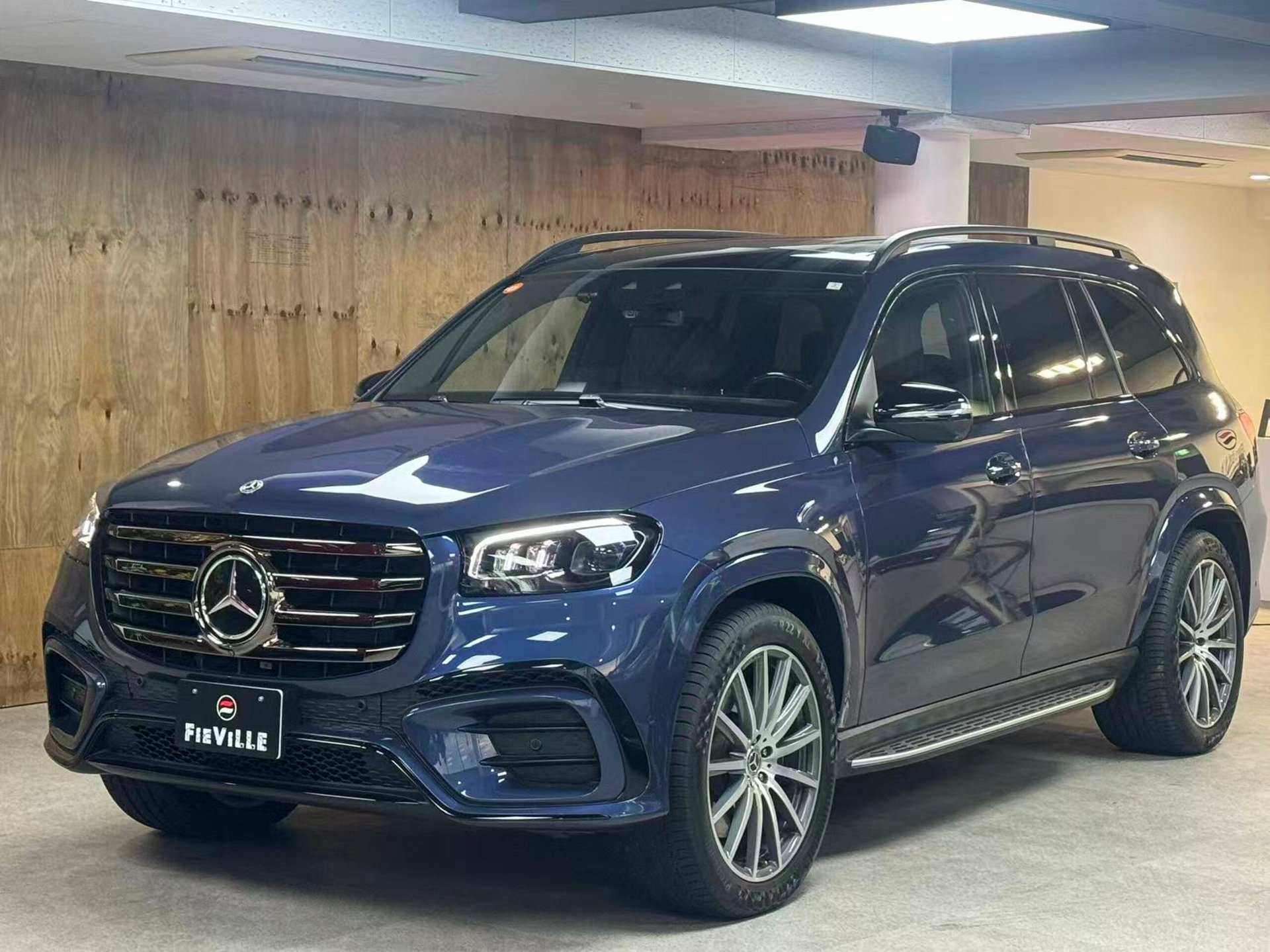 MERCEDES-BENZ GLS - View 1