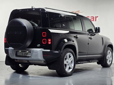 LAND ROVER DEFENDER - 4