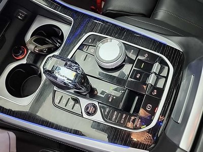 2021 BMW X7 — фото 8