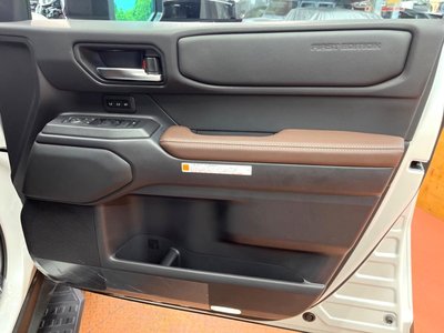 2024 Toyota LAND CRUISER 250 — миниатюра 33