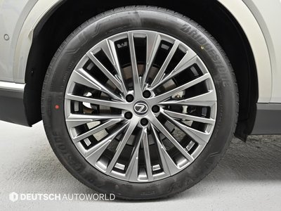 صورة 6 لـ 2025 Lexus RX