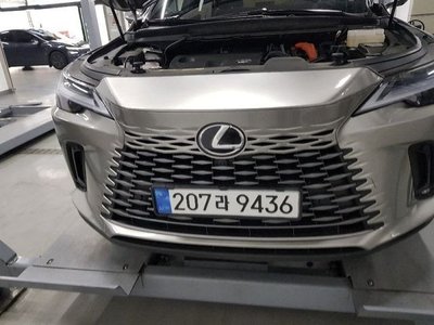 صورة 1 لـ 2025 Lexus RX