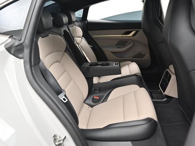 صورة مصغرة 12 لـ 2025 Porsche TAYCAN
