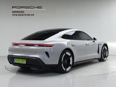 2025 Porsche TAYCAN 照片 4