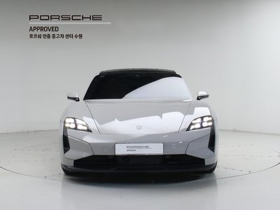 2025 Porsche TAYCAN 照片 2