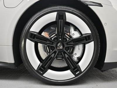 2025 Porsche TAYCAN 照片 6