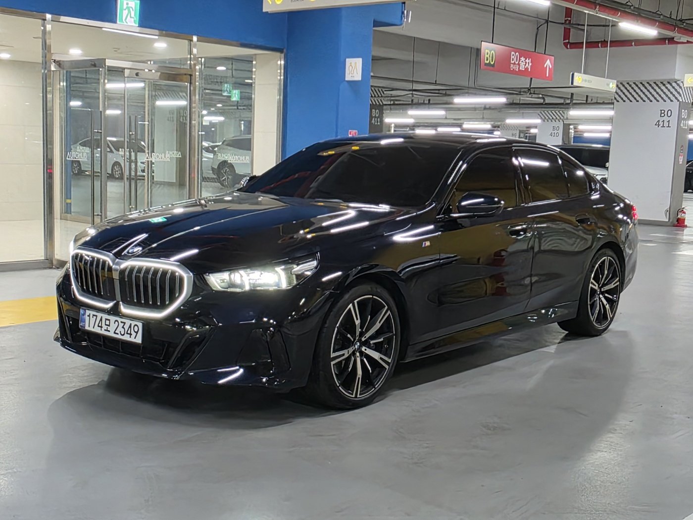 BMW 5 SERIES - View 1