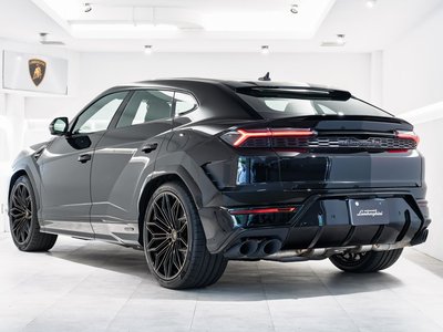 LAMBORGHINI URUS - 10