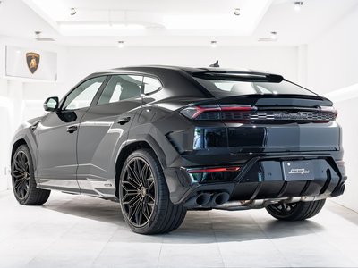 LAMBORGHINI URUS - 9