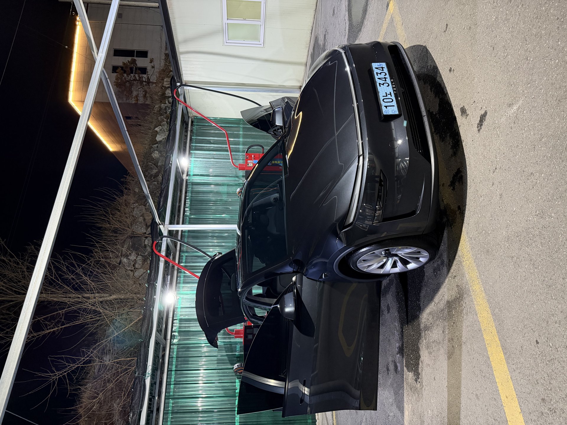 TESLA MODEL Y - View 1