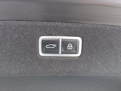 2023 Genesis G90 (RS4) thumbnail 23