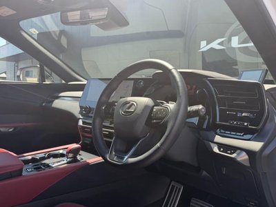 صورة مصغرة 33 لـ 2023 Lexus RX