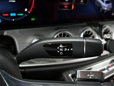 MERCEDES-BENZ E-CLASS - 9