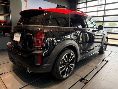 2024 MINI COOPER CROSSOVER photo 2