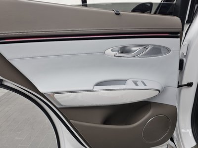 2025 Genesis GV70 thumbnail 15