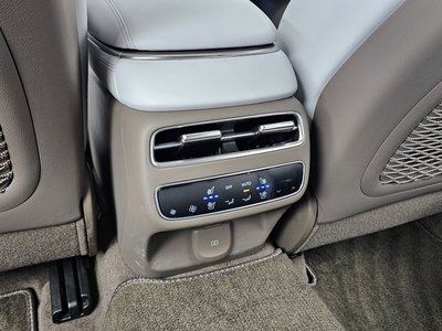 2025 Genesis GV70 thumbnail 25