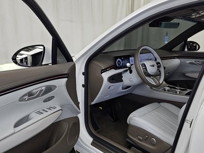 2025 Genesis GV70 thumbnail 13