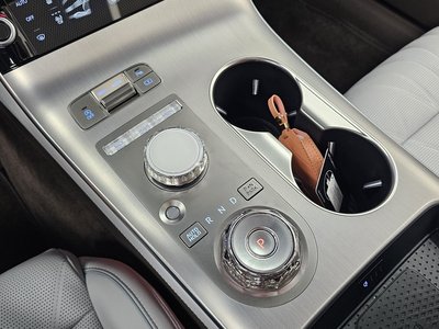 2025 Genesis GV70 thumbnail 12