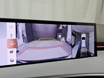 2025 Genesis GV70 thumbnail 21