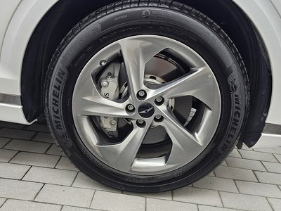 2025 Genesis GV70 photo 8