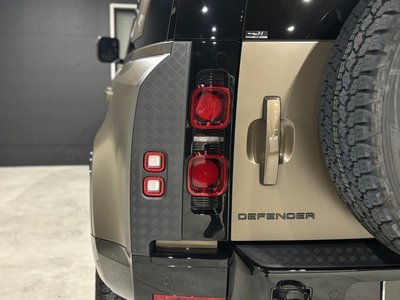 LAND ROVER DEFENDER - 5