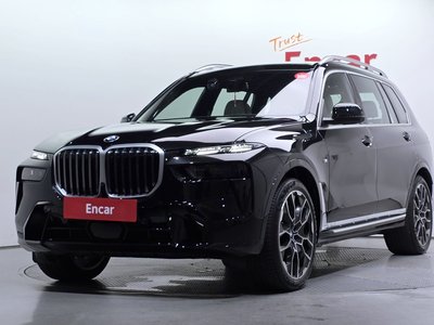 2025 BMW X7 — фото 1