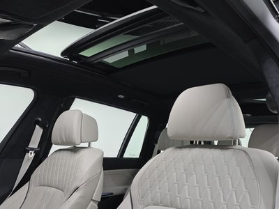 2025 BMW X7 缩略图 25