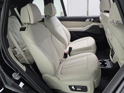 2025 BMW X7 缩略图 17