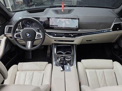 2025 BMW X7 — фото 5
