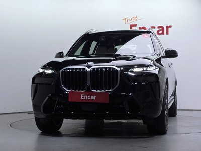 2025 BMW X7 — фото 2