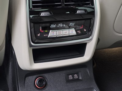 2025 BMW X7 缩略图 27