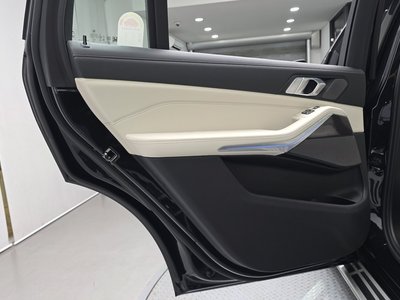 2025 BMW X7 缩略图 15