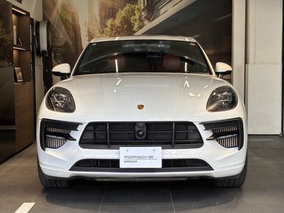 PORSCHE MACAN - 2