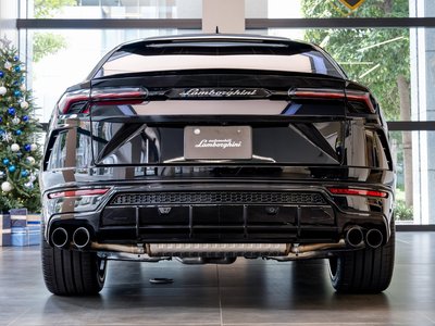 LAMBORGHINI URUS - 7