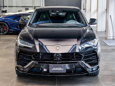 LAMBORGHINI URUS - 4